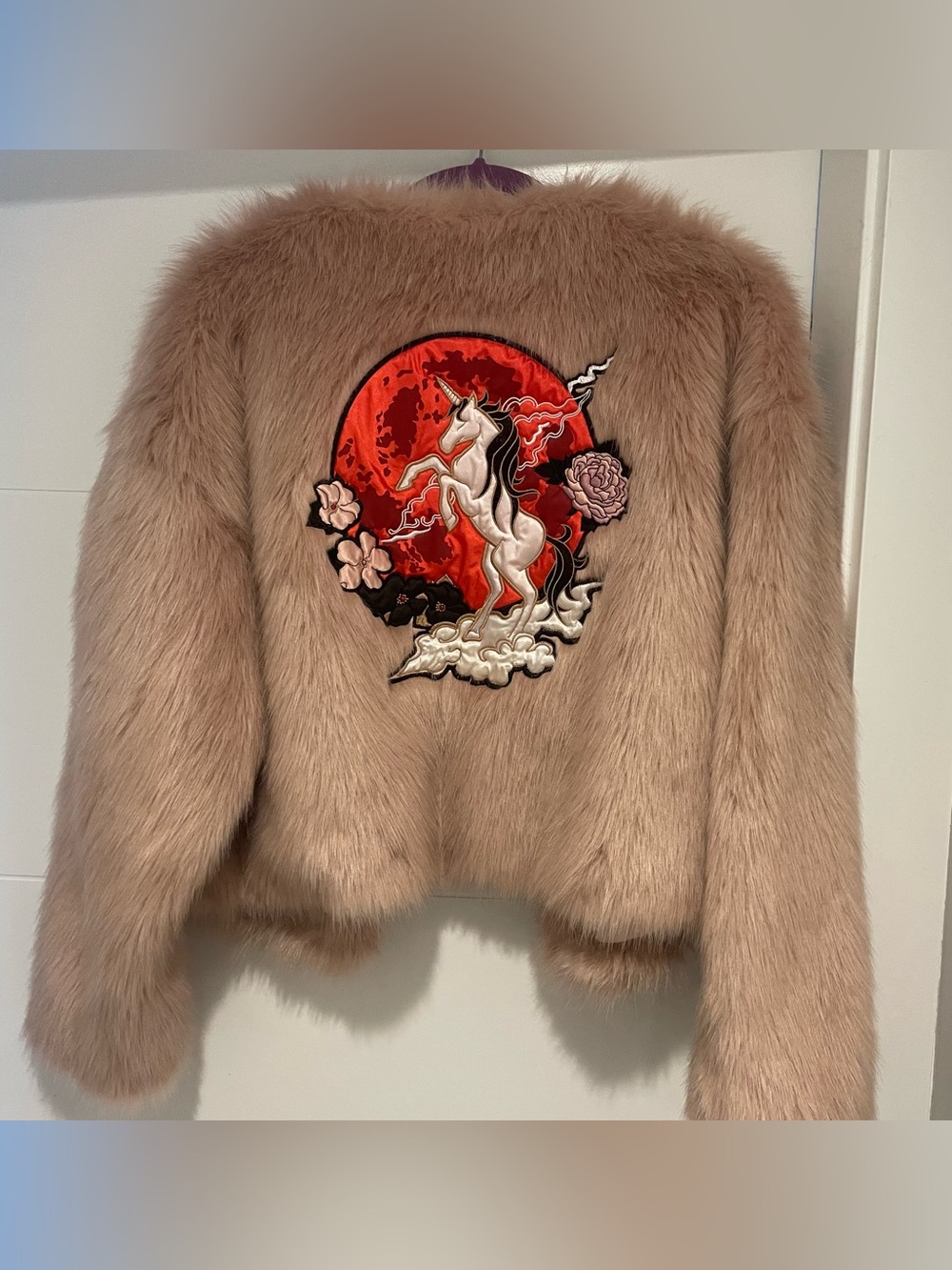 Nicki minaj x H&M Faux Fur Embroidered Unicorn Cropped Jacket - Blush